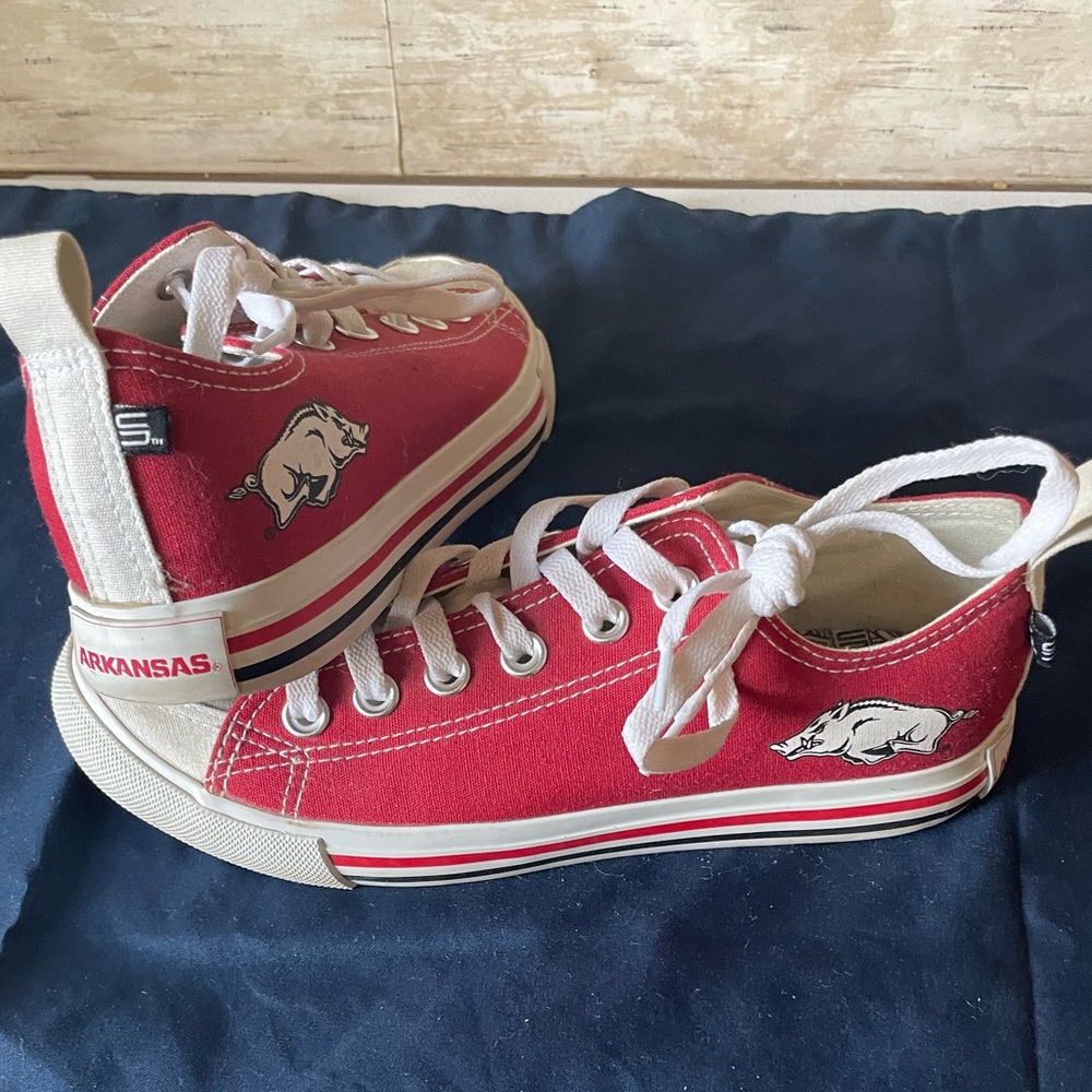 Arkansas Razorback shoes